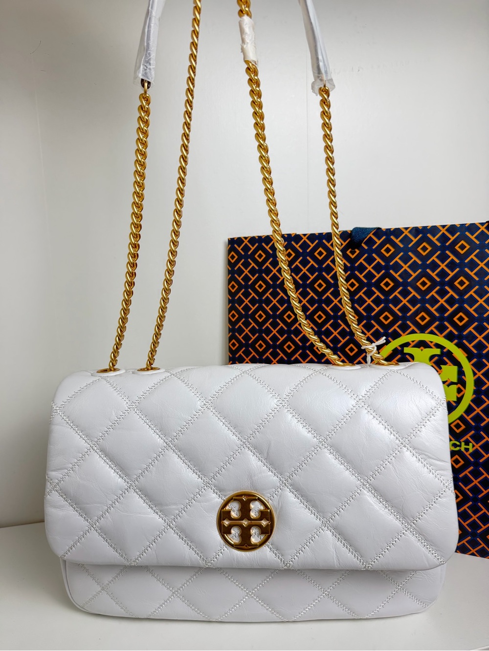 NWT Tory Burch Willa Quilted Leather Shoulder Bag with Gold Logo